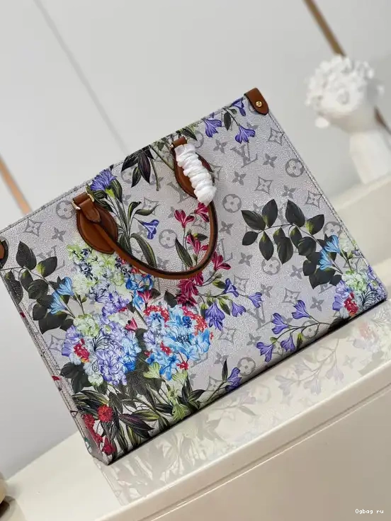 MM VUITTON ONTHEGO LOUIS 0706